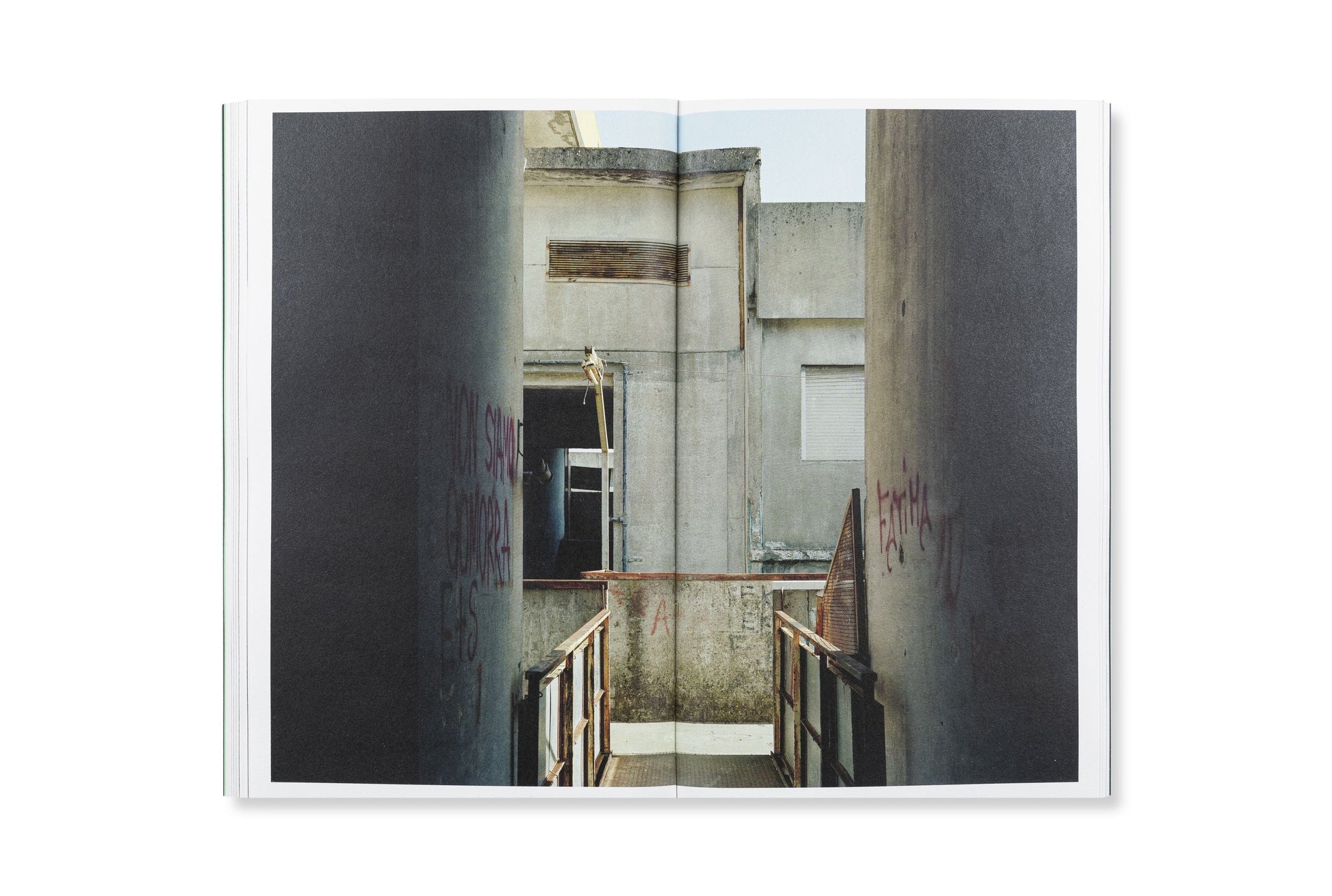 Redactioneel RM Against All That Glitters Fotoboek