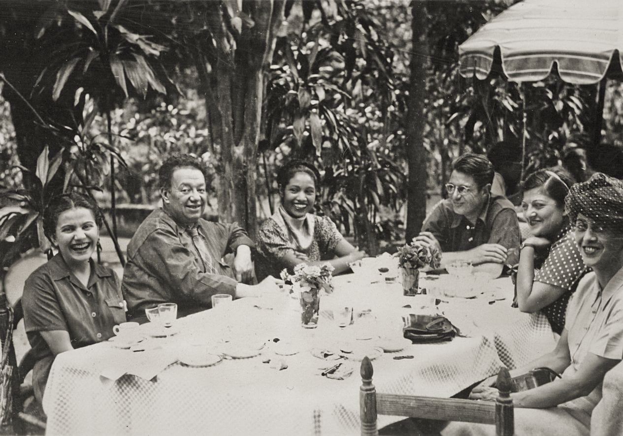 Editorial RM Frida Kahlo - Her Universe Photobook