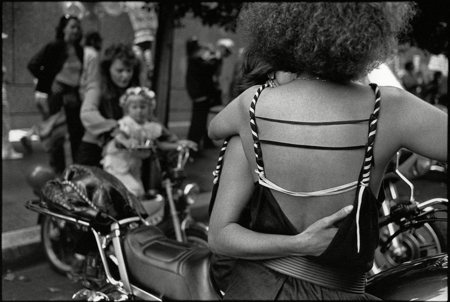 The MF Gallery Women Embracing, 1985 Photograph